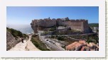 Corse-28 * Bonifacio, accroche  la falaise * 512 x 249 * (56KB)