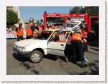 Pompiers-04 * Dmonstration de dsincarcration d'un bless par les sapeurs pompiers de Paris * 512 x 384 * (77KB)